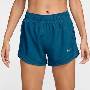 Nike Dri-Fit Teal Shorts Women’s Small Activewear excellent condition